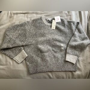 BNWT Sz M Uniqlo charcoal gray crew neck sweater